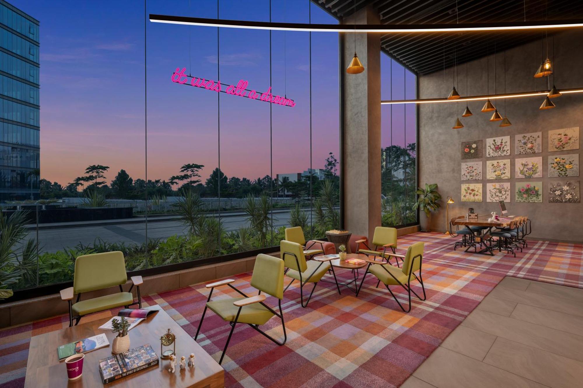 Moxy Bengaluru Airport Prestige Tech Cloud Devanahalli Exterior foto